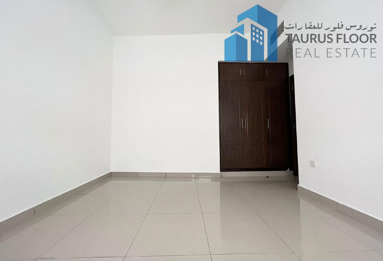 Near metro link bus stop || 1 BR || Gym Pool photo 3