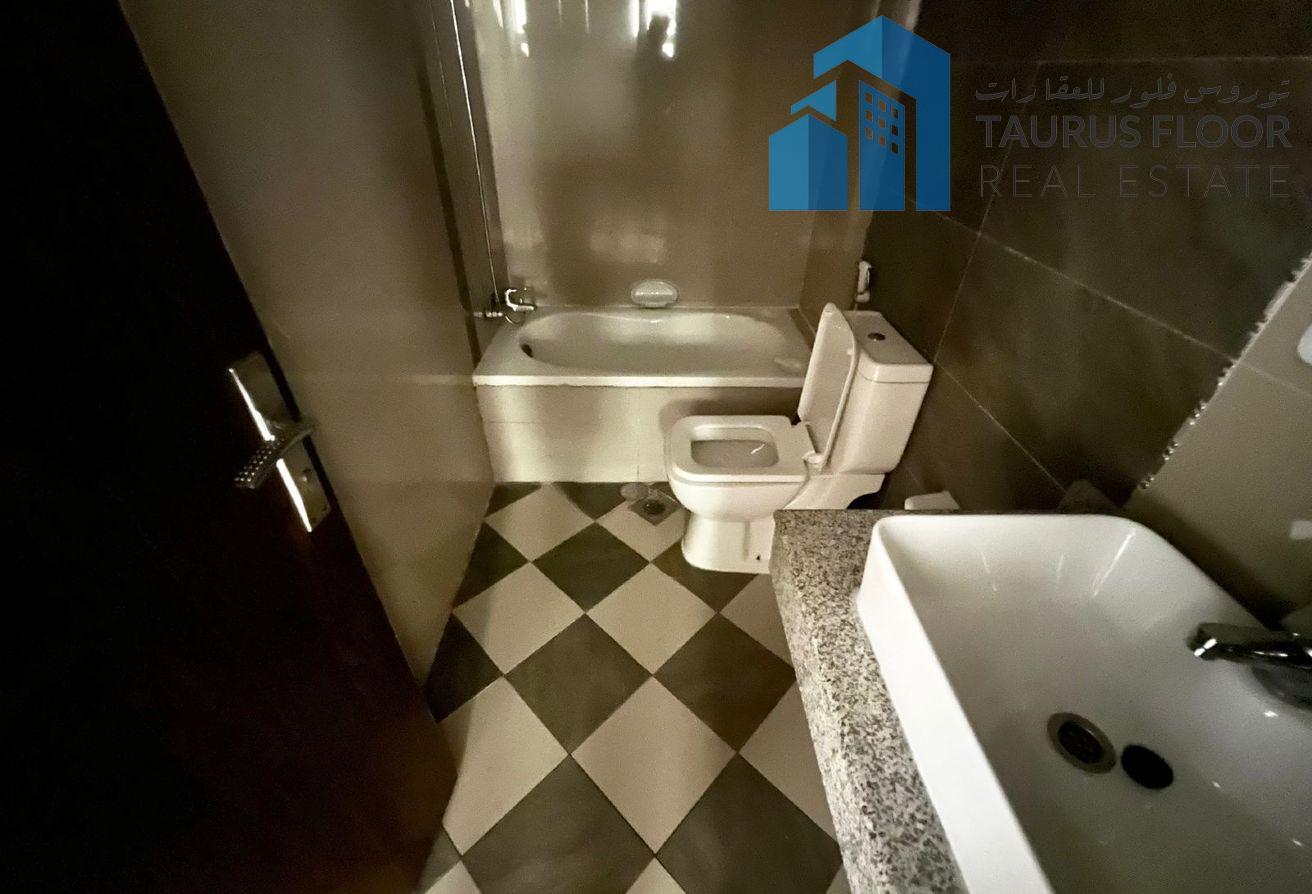 Near metro link bus stop || 1 BR || Gym Pool photo 8