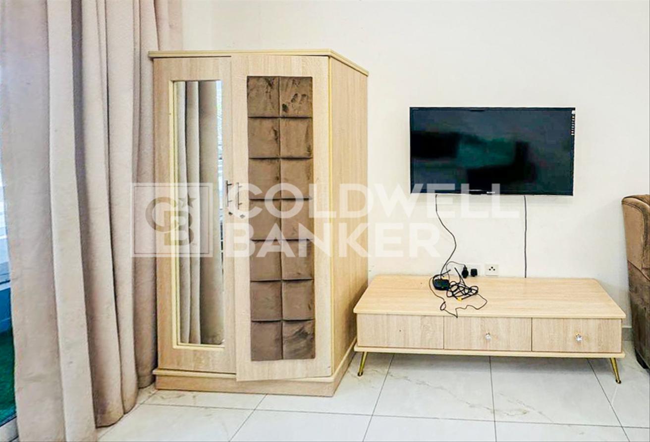 Vacant | Fully Furnished | Prime Area photo 9