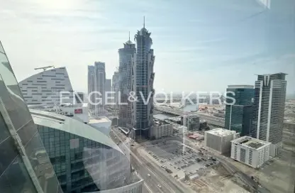 مكتب - 1 حمام للايجار في القمة - الخليج التجاري - دبي