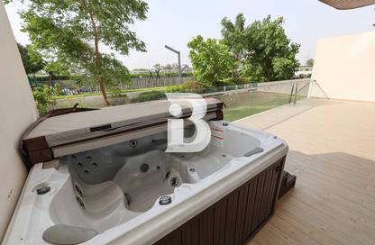 Apartment - 4 Bedrooms - 5 Bathrooms for sale in Gemini Splendor - Sobha Hartland - Mohammed Bin Rashid City - Dubai