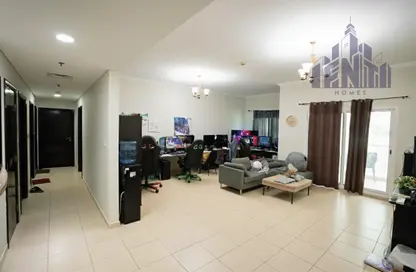 Apartment - 2 Bedrooms - 2 Bathrooms for rent in Mazaya 31 - Queue Point - Liwan - Dubai