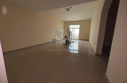 Apartment - 2 Bedrooms - 2 Bathrooms for rent in Al Qulaya'ah - Al Sharq - Sharjah