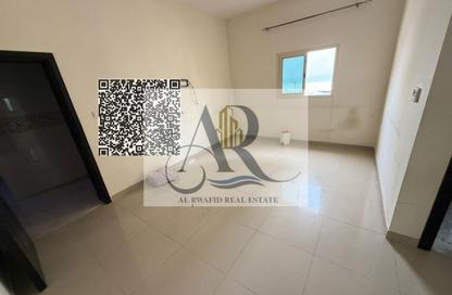 Apartment - 1 Bedroom - 2 Bathrooms for rent in Corniche Tower - Ajman Corniche Road - Ajman