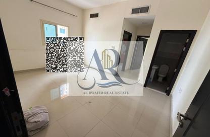 Apartment - 1 Bedroom - 2 Bathrooms for rent in Corniche Tower - Ajman Corniche Road - Ajman