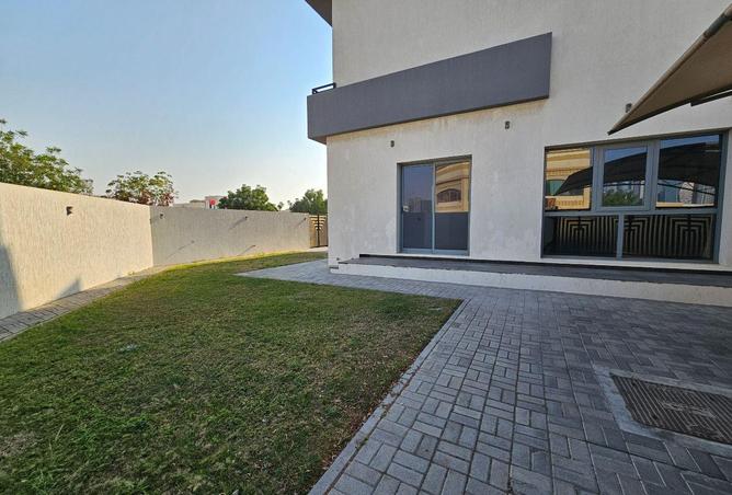 74231397 - Property Image 2