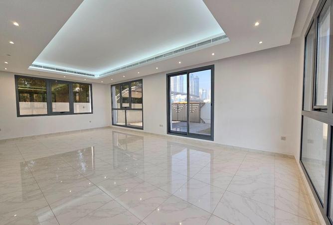 74231397 - Property Image 3