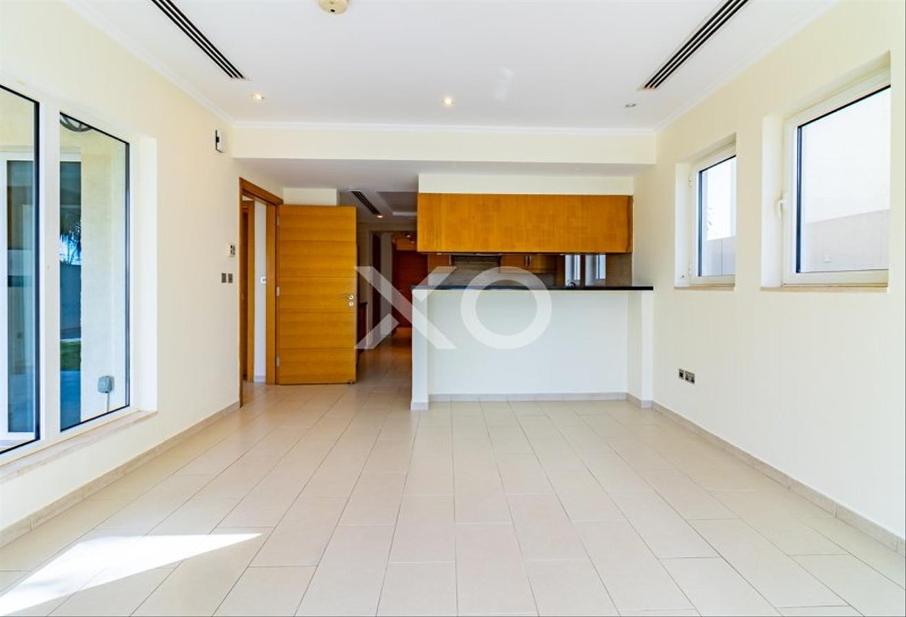 Private Pool | Vacant | Well Maintained photo 6