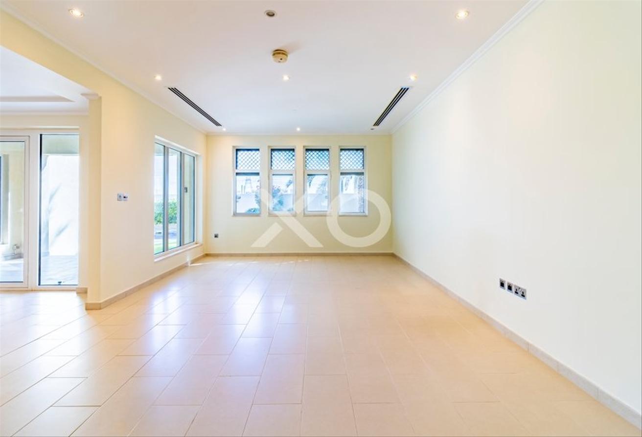 Private Pool | Vacant | Well Maintained photo 8