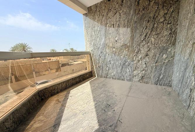 73877437 - Property Image 3