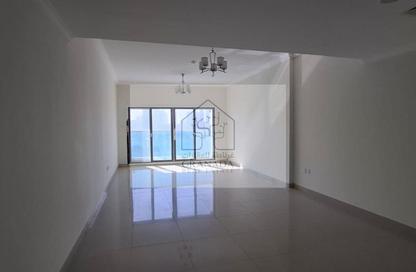 Apartment - 3 Bedrooms - 4 Bathrooms for rent in Lotus Tower - Al Majaz 1 - Al Majaz - Sharjah Apartment - 3 Bedrooms - 4 Bathrooms for rent in Lotus Tower - Al Majaz 1 - Al Majaz - Sharjah