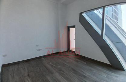 Apartment - 3 Bedrooms - 5 Bathrooms for rent in Al Bateen Plaza - Al Bateen - Abu Dhabi