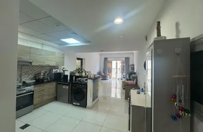 شقة - غرفة نوم - 2 حمامات للايجار في البرج الأسباني - مدينة دبي الرياضية - دبي