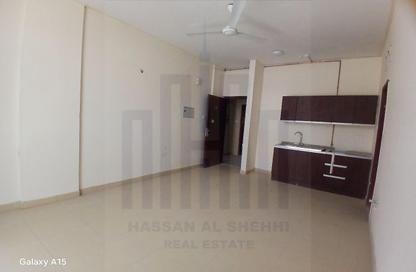 Apartment - Studio - 1 for rent in Muwailih Building - Muwaileh - Sharjah