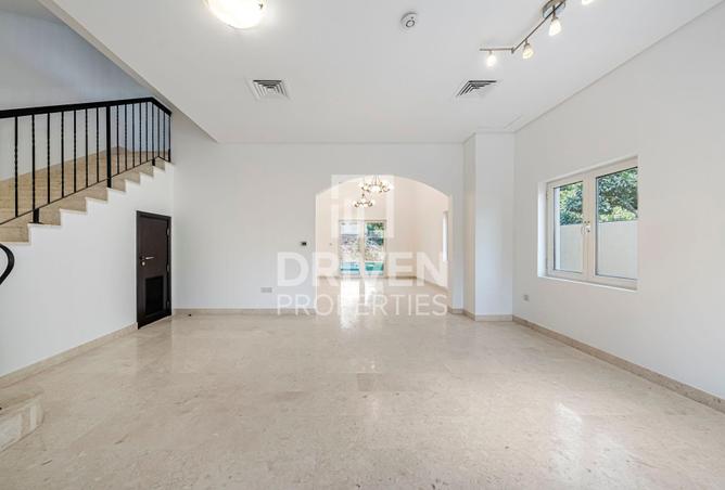 104700388 - Property Main Image