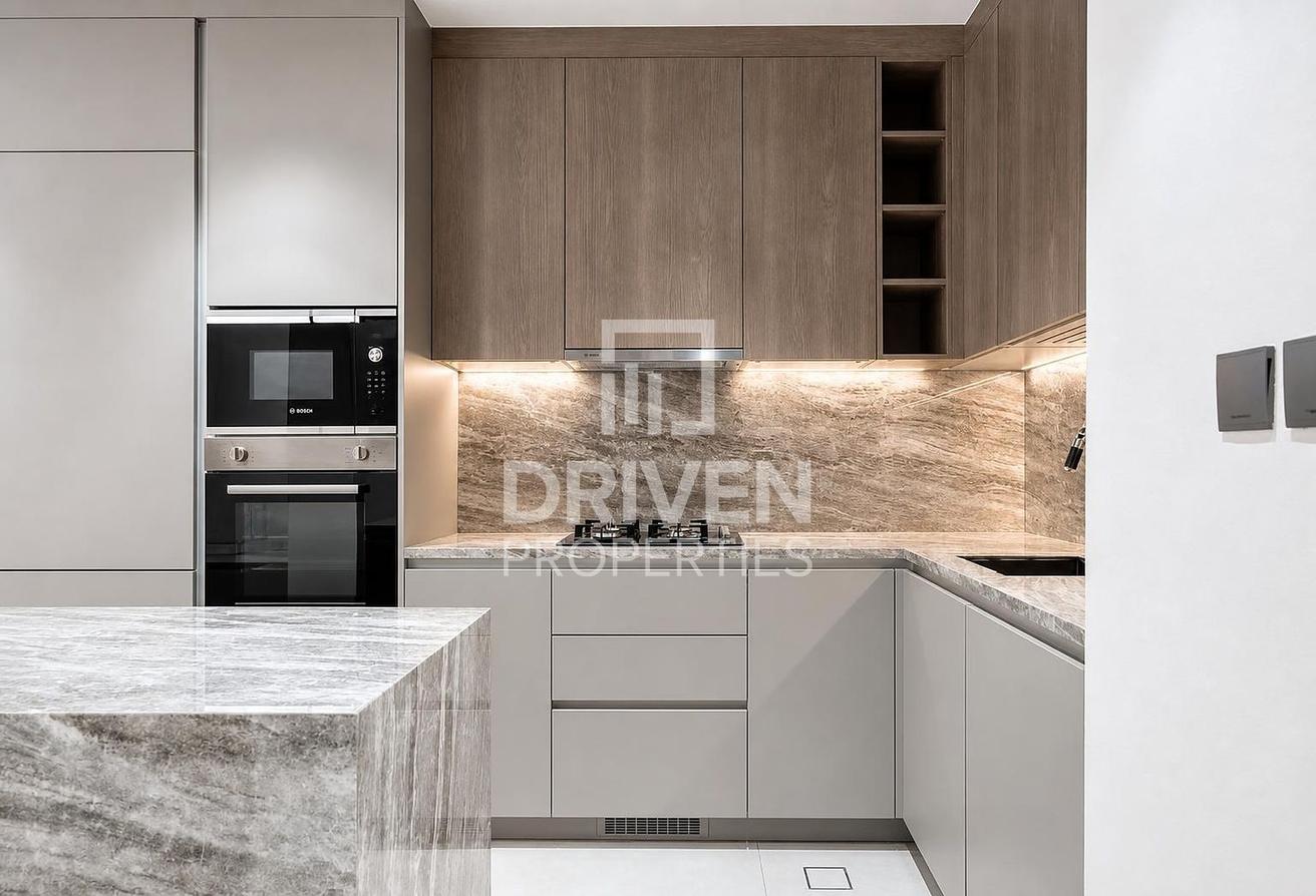 Elegant Apartment | Great Location | Park View photo 11
