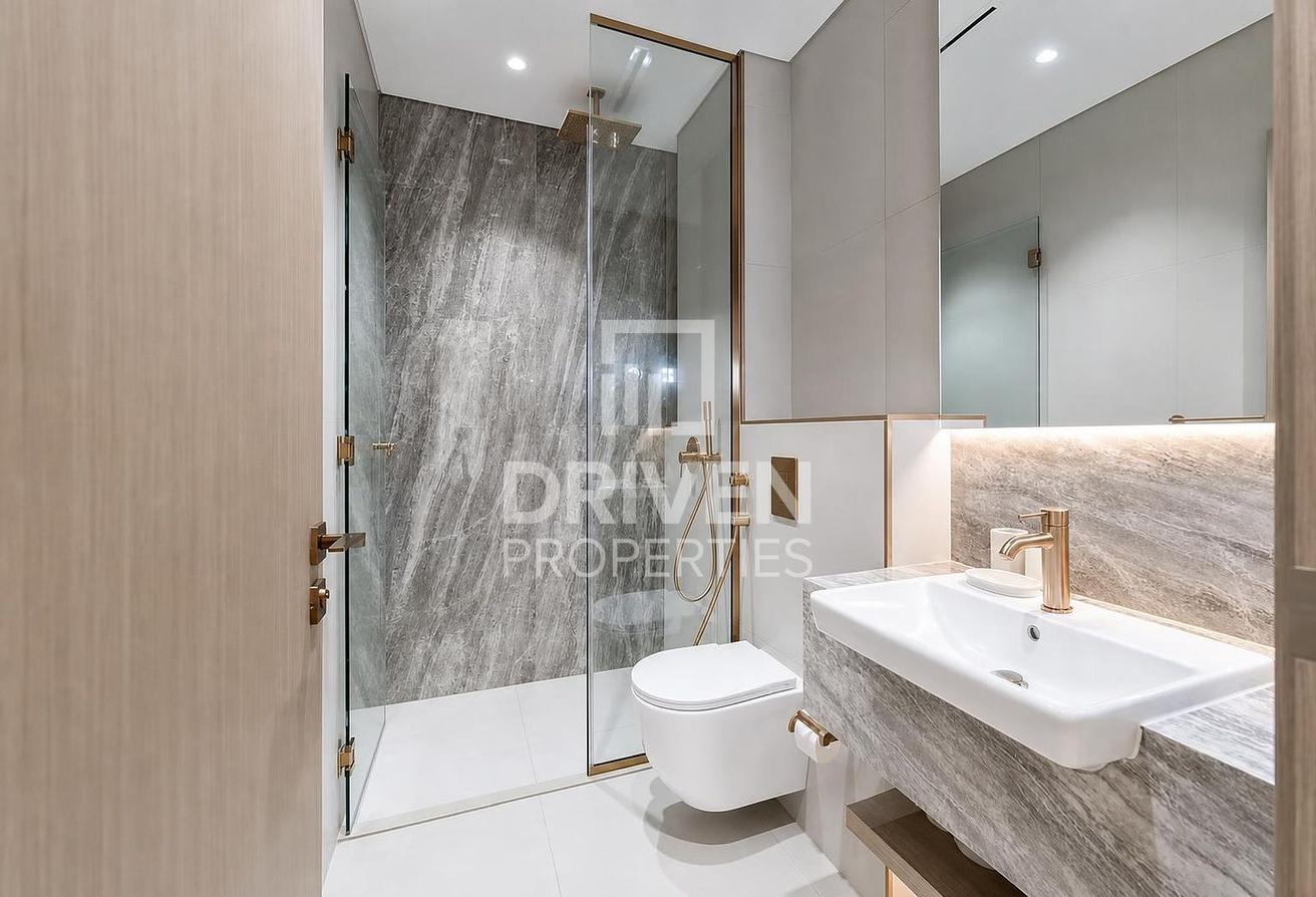 Elegant Apartment | Great Location | Park View photo 13