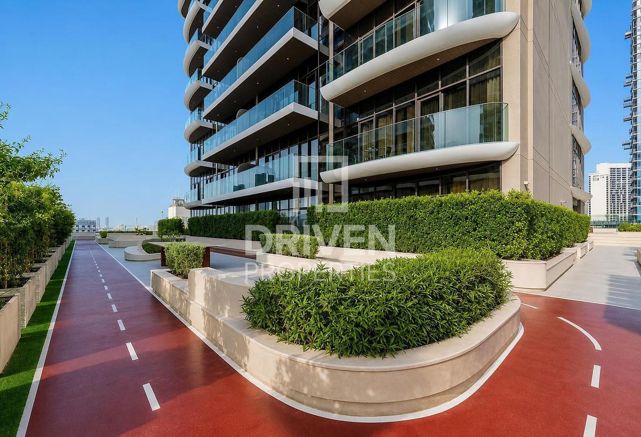 Elegant Apartment | Great Location | Park View photo 18