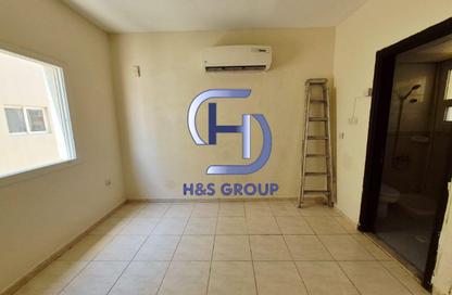 Apartment - Studio - 1 Bathroom for rent in Muwailih Building - Muwaileh - Sharjah