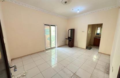 Apartment - Studio - 1 for rent in Muwailih Building - Muwaileh - Sharjah