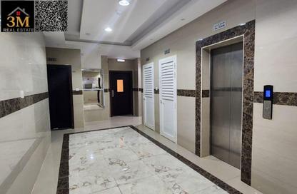 عمارة بالكامل - 8 غرف نوم - 8 حمامات للبيع في فندق كراون بالاس - الراشدية 1 - الراشدية - عجمان