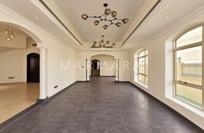 Villa - 5 - 5 for rent in Umm Suqeim 3 Villas - Umm Suqeim 3 - Umm Suqeim - Dubai