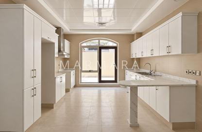 Villa - 5 - 5 for rent in Umm Suqeim 3 Villas - Umm Suqeim 3 - Umm Suqeim - Dubai