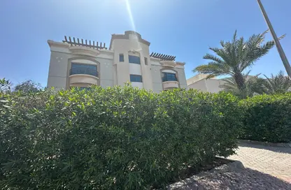Apartment - 3 Bedrooms - 5 Bathrooms for rent in Al Mushrif - Abu Dhabi