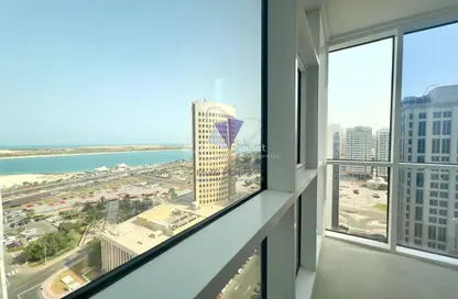 Apartment - 4 Bedrooms - 5 Bathrooms for rent in Corniche Road - Abu Dhabi