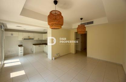 Townhouse - 2 Bedrooms - 2 Bathrooms for rent in Springs 10 - The Springs - Dubai
