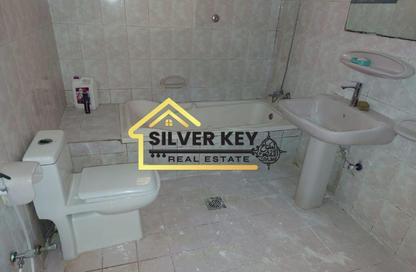 Apartment - 2 Bedrooms - 2 Bathrooms for rent in Abu Shagara building - Abu shagara - Sharjah