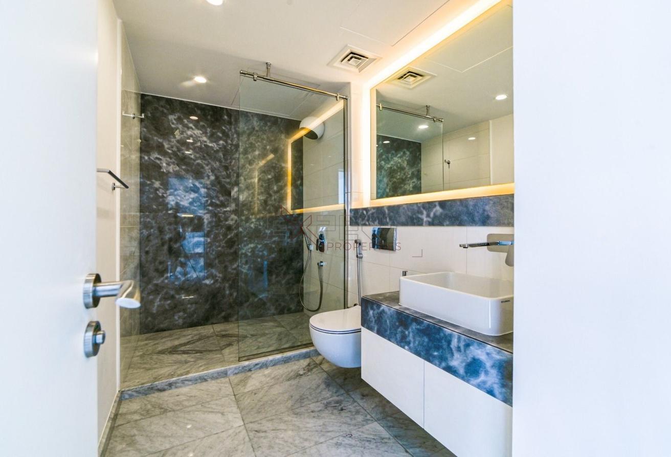 Fully Furnished | Canal views | High floor photo 8