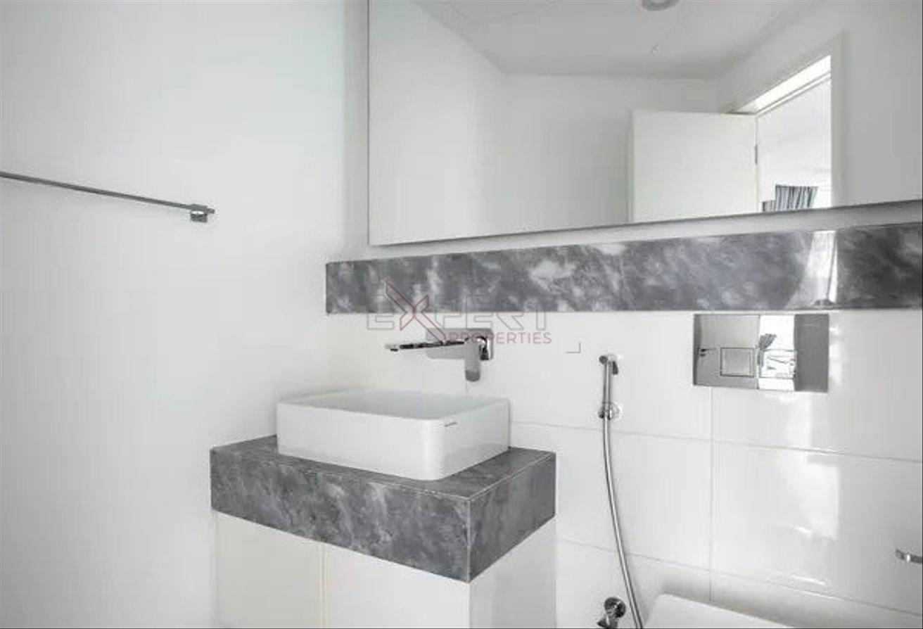 Fully Furnished | Canal views | High floor photo 9
