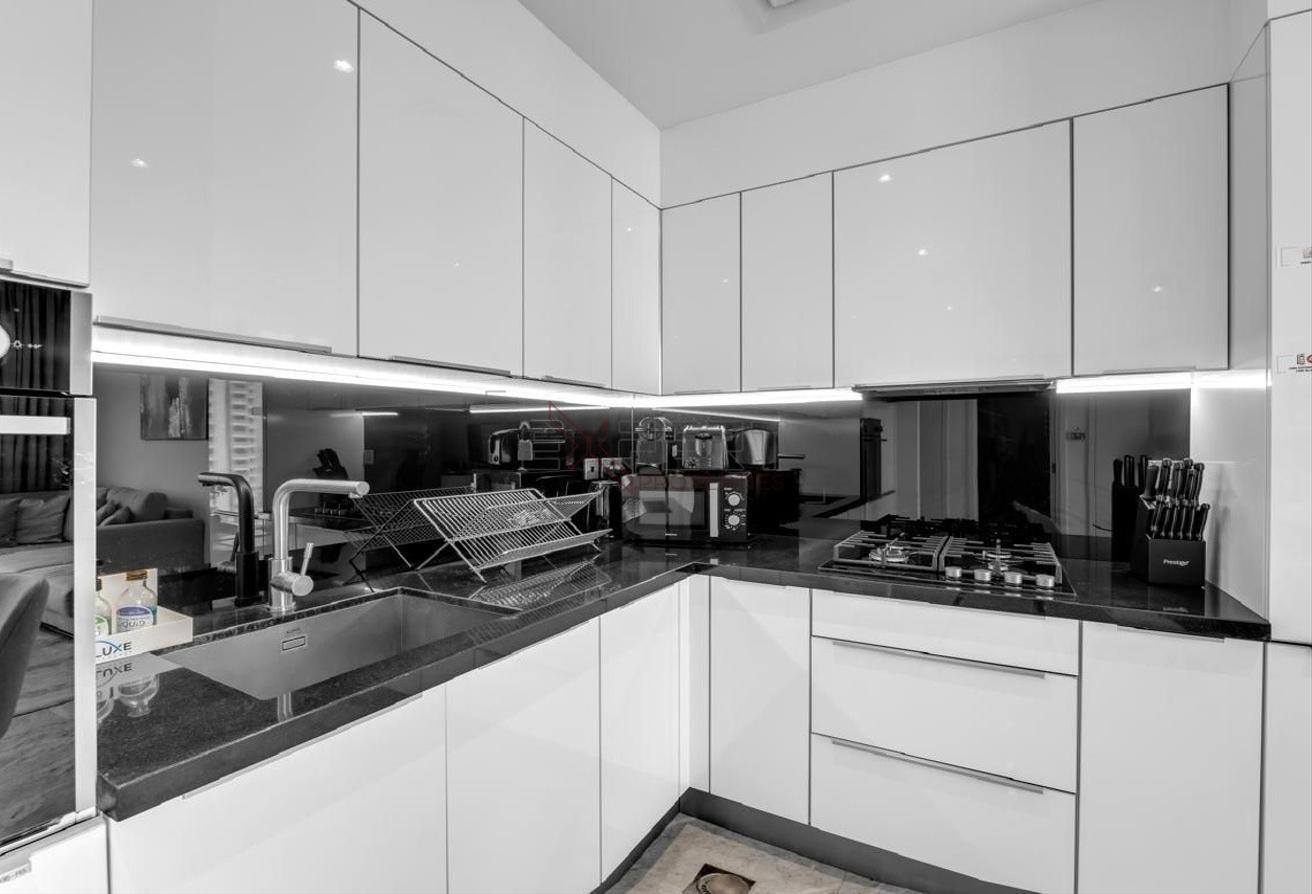 Fully Furnished | Canal views | High floor photo 4