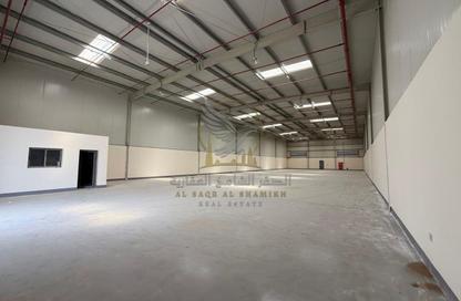 Warehouse - Studio - 2 Bathrooms for rent in Al Sajaa S - Al Sajaa - Sharjah
