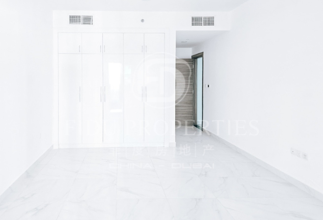 Amazing Apartment| Spacious Layout | Close Kitchen
