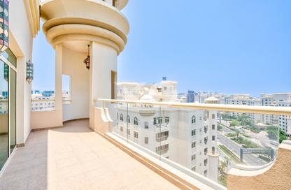 Apartment - 3 Bedrooms - 3 Bathrooms for rent in Al Khushkar - Shoreline Apartments - Palm Jumeirah - Dubai