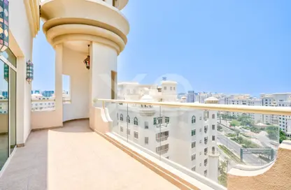 Apartment - 3 Bedrooms - 3 Bathrooms for rent in Al Khushkar - Shoreline Apartments - Palm Jumeirah - Dubai