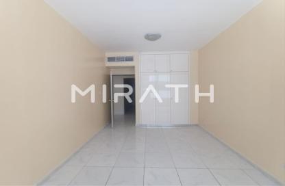 Apartment - 3 Bedrooms - 3 Bathrooms for rent in Golden Sands 8 - Al Mankhool - Bur Dubai - Dubai
