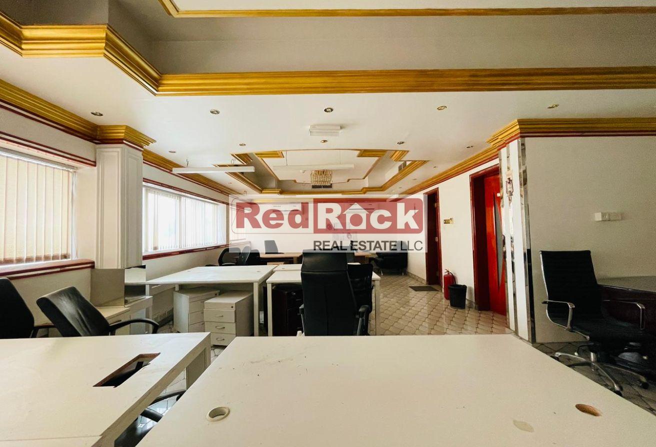 Spacious Classic 7000 Sqft Office in Ind Area 6