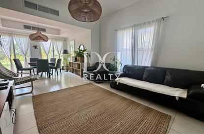 Townhouse - 3 Bedrooms - 4 Bathrooms for rent in Springs 11 - The Springs - Dubai
