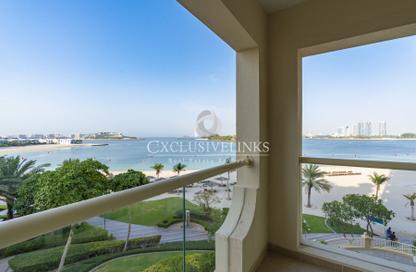 Apartment - 2 Bedrooms - 3 Bathrooms for rent in Al Hatimi - Shoreline Apartments - Palm Jumeirah - Dubai