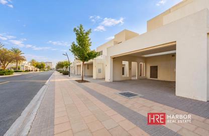 Townhouse - 3 - 3 for rent in Hayat Townhouses - Town Square - Dubai
