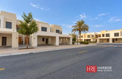 Townhouse - 3 - 3 for rent in Hayat Townhouses - Town Square - Dubai