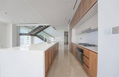 Apartment - 4 Bedrooms - 6 Bathrooms for sale in Palace Beach Residence Tower 1 - Palace Beach Residence - EMAAR Beachfront - Dubai Harbour - Dubai