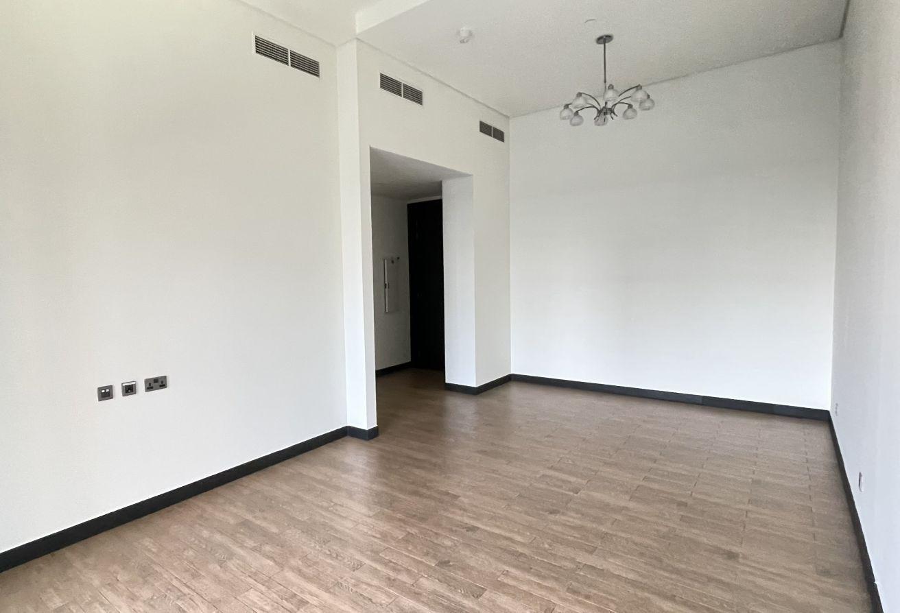 Elegant 1BHK | Balcony | Party Hall photo 2
