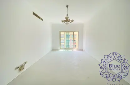 شقة - 2 غرف نوم - 2 حمامات للايجار في عود ميثاء - بر دبي - دبي