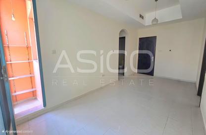 Apartment - 1 Bedroom - 2 Bathrooms for rent in Sultan Lootah Building - Al Muraqqabat - Deira - Dubai