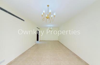 Apartment - 2 Bedrooms - 3 Bathrooms for rent in Blue Waves Residence - Al Mankhool - Bur Dubai - Dubai