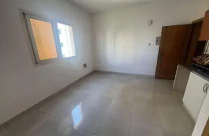 Apartment - Studio - 1 Bathroom for rent in Al Mujarrah - Al Sharq - Sharjah